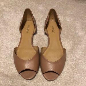 Nine West cute peep toe beige flats